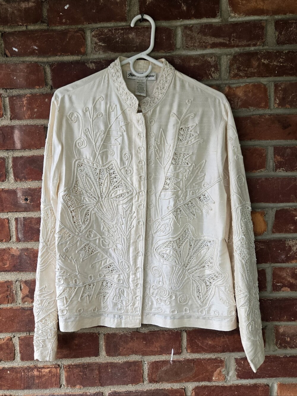 Silk Embroidered Blazer Button up Floral stitching Lined Cream Asian-inspired
